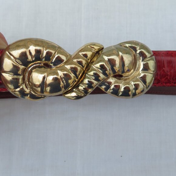 Vintage Red Snakeskin Gold Tone Buckle Size Medium - Picture 2 of 3